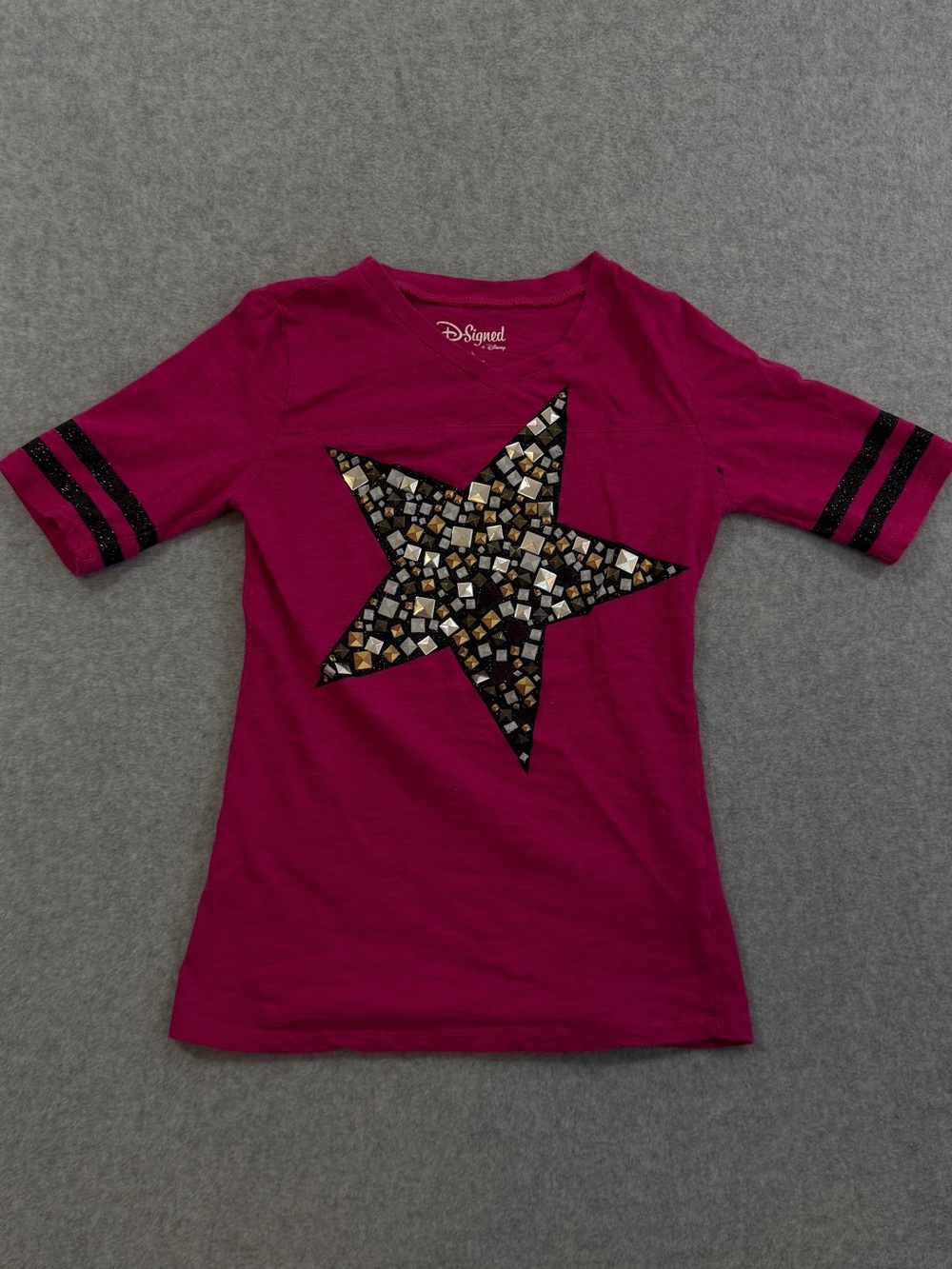 2000’s D Signed Disney Pink Star Studded Short Sleeve T-Shirt Size L